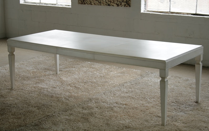 Gustavian Dining Table in Stucco White